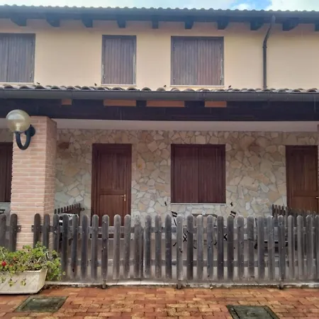 Casale Di Valle Fredda 4* Itri