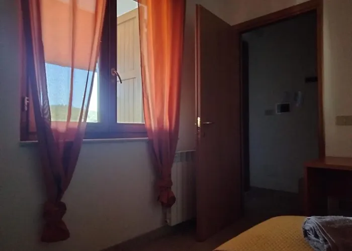 Casale Di Valle Fredda Гостевой дом 4*