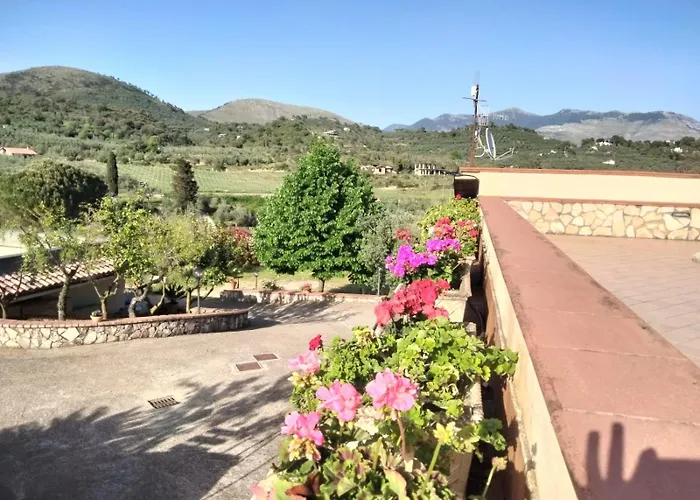Casale Di Valle Fredda Гостевой дом